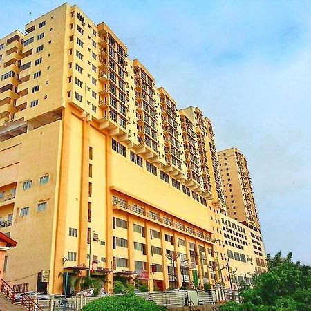 N'Dnie Homestay Pelangi Mall Condominium Kota Bharu Bagian luar foto