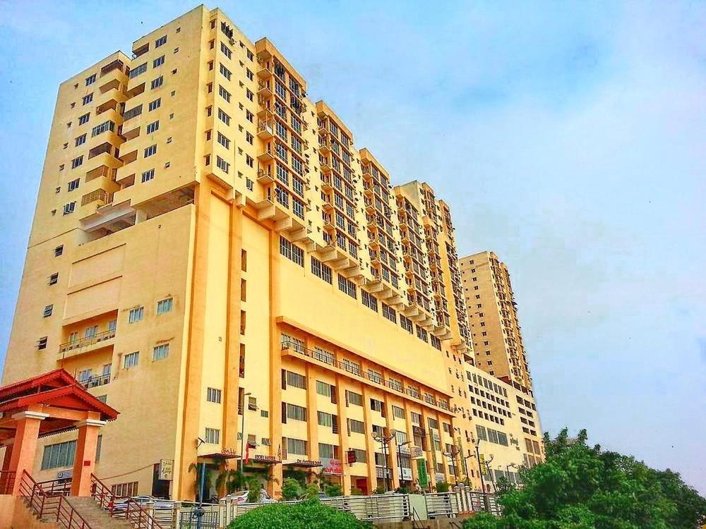 N'Dnie Homestay Pelangi Mall Condominium Kota Bharu Bagian luar foto