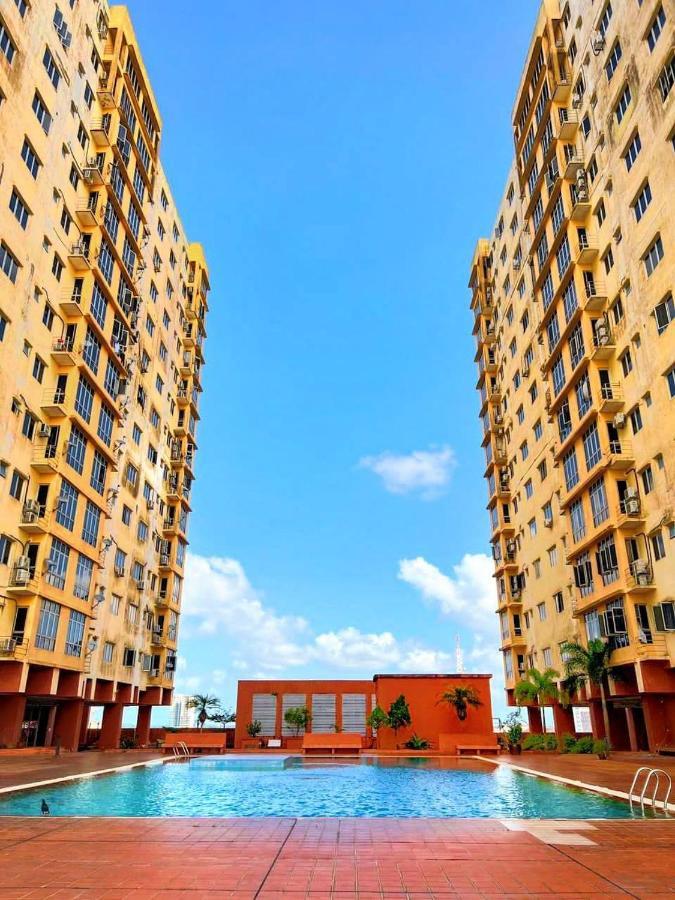 N'Dnie Homestay Pelangi Mall Condominium Kota Bharu Bagian luar foto